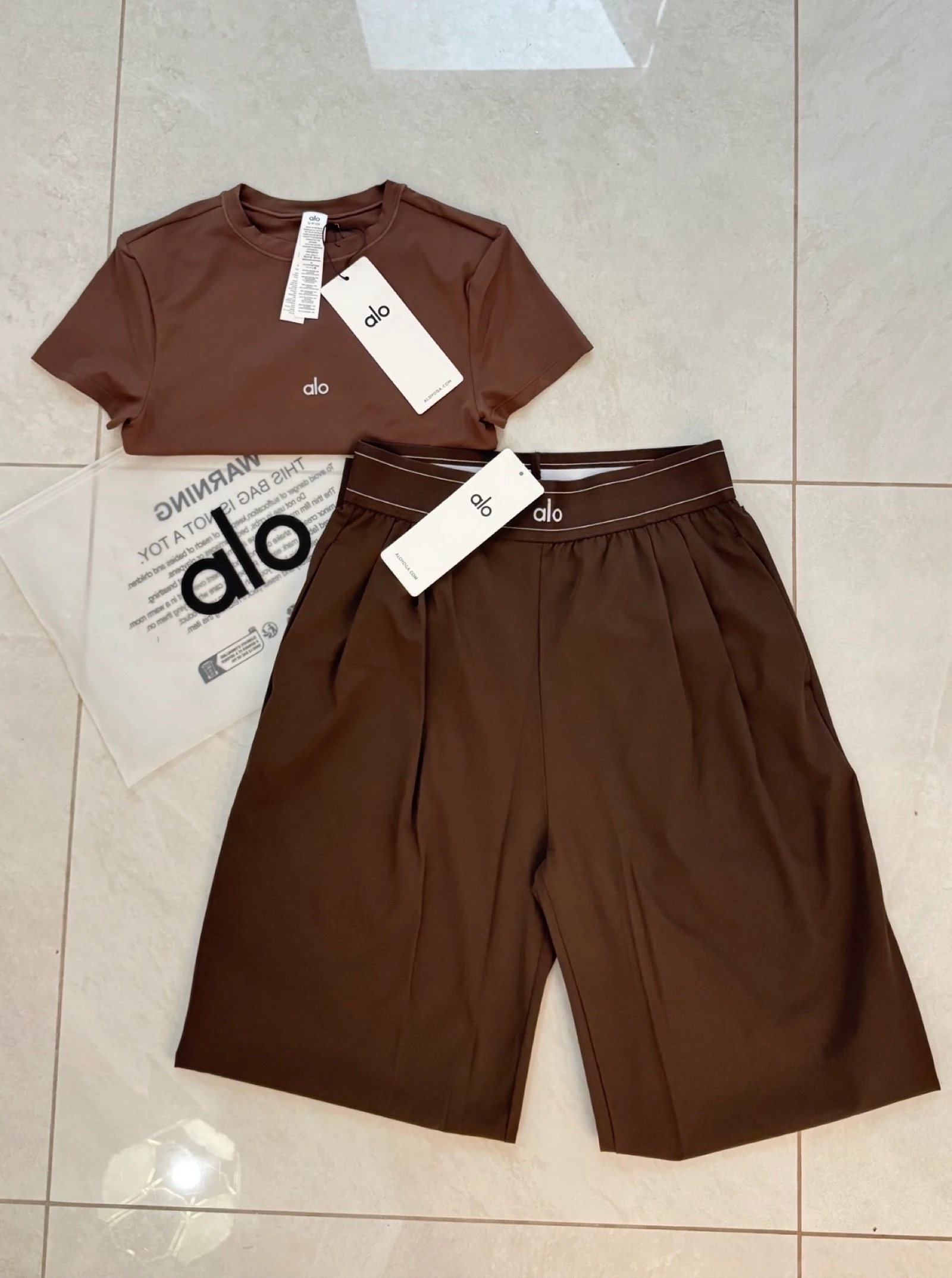 Ensemble ALO Yoga – Taille M – Neuf avec étiquette  – photo 2